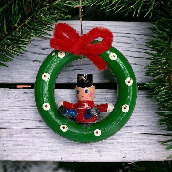 Vintage Wooden Wreath with Toy Soldier Christmas Ornament - Picture 1 of 9